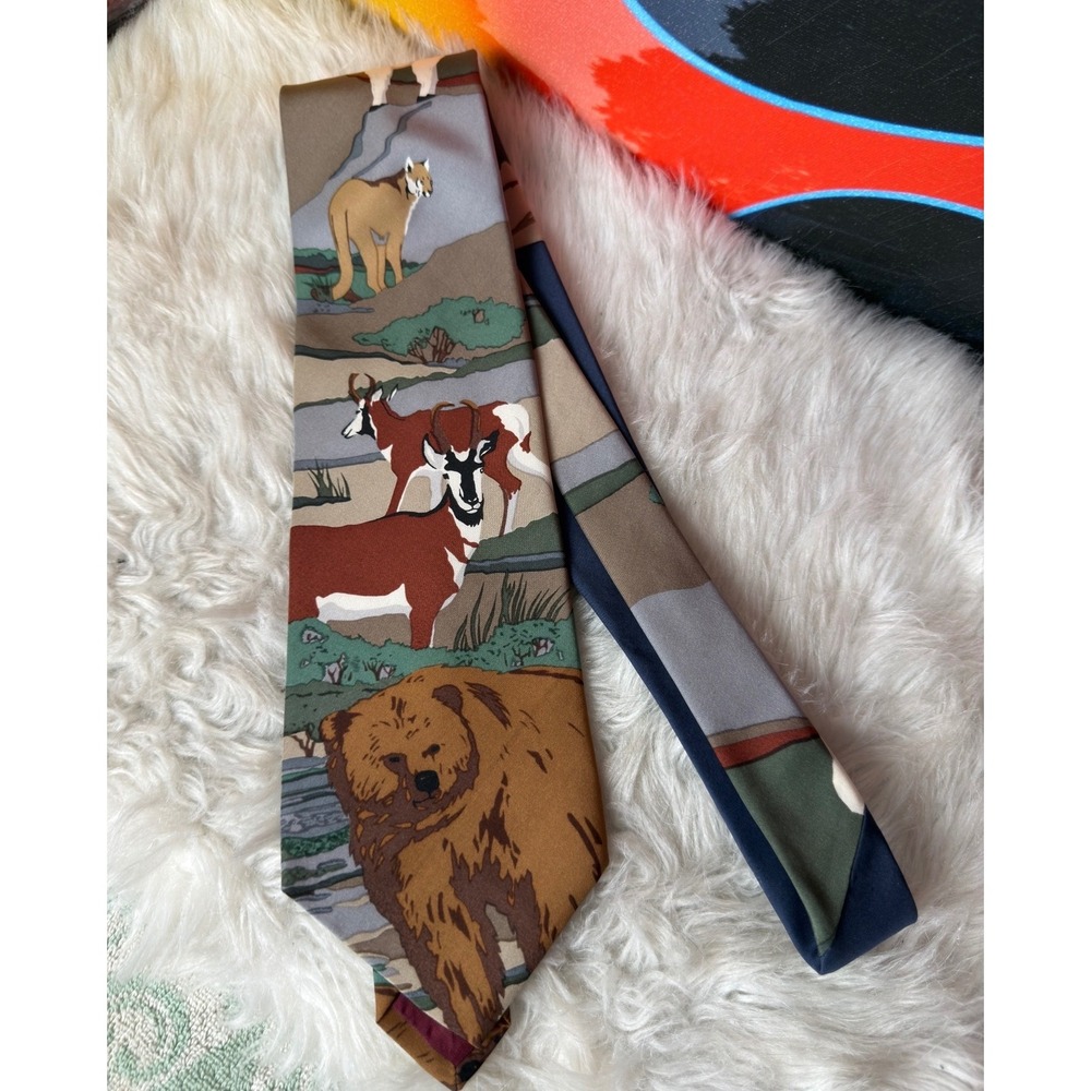 WWF World Wildlife Fund Silk Tie North American Animals Bear Lion‎ Design 170